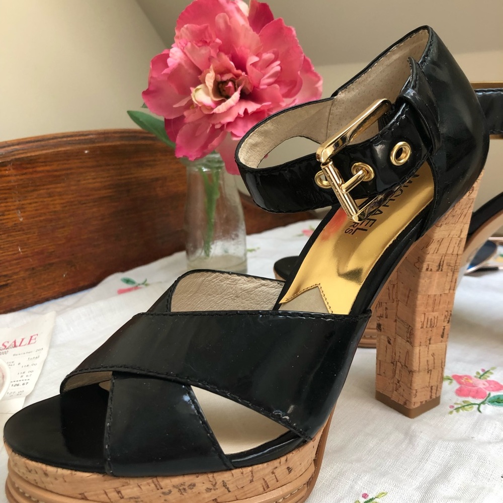 NWT- Michael Kors!! Black and cork SEXY HEELS😍👠